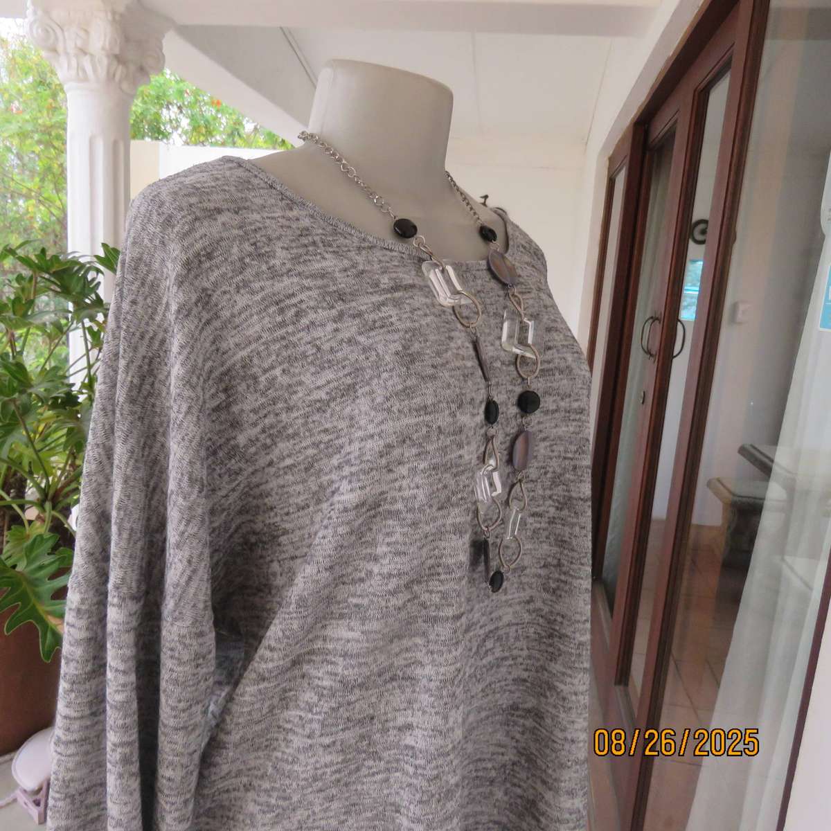 Mottled grey long sleeve slip over long sleeve woven stretch polyester top size 40.