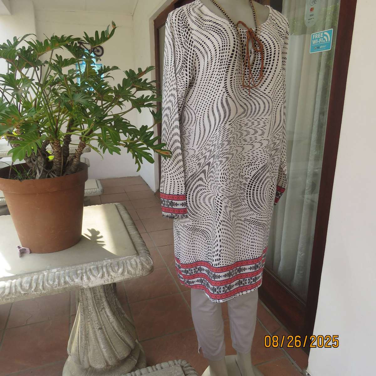 Boutique made monochrome graphic print with crimson border long top-dress. Size 36