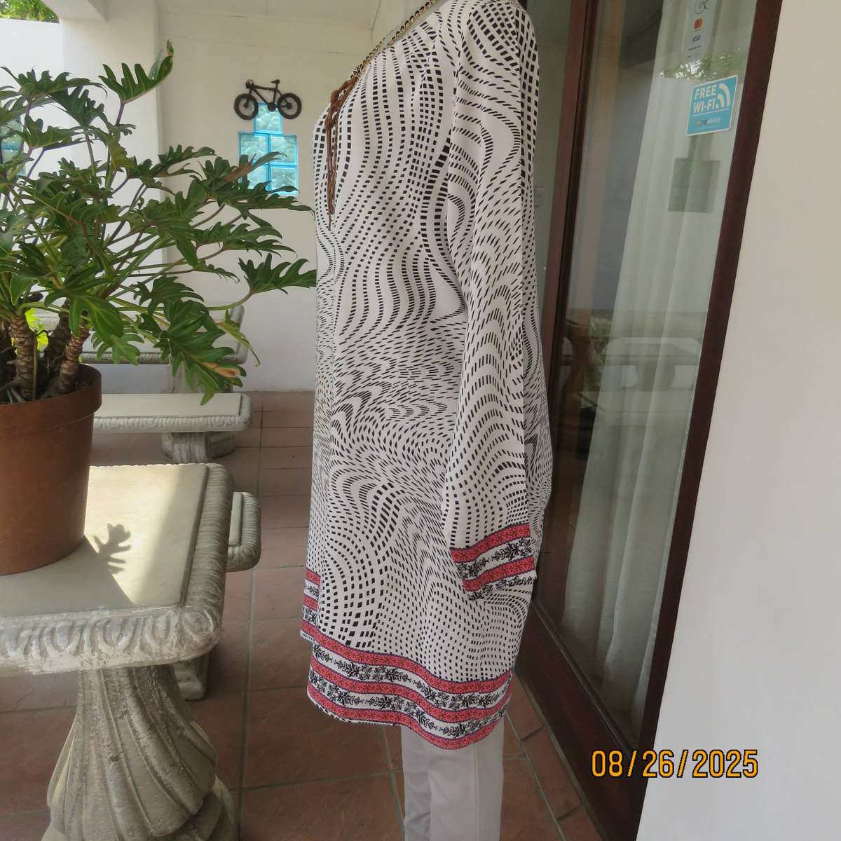 Boutique made monochrome graphic print with crimson border long top-dress. Size 36