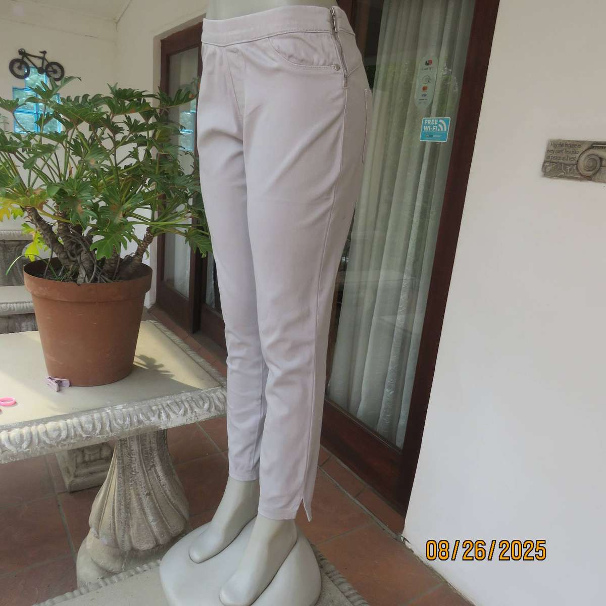 DAVID Jones silver grey skinny pants size 34. Elasticated waist. Short side zip