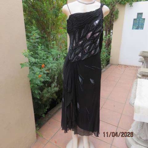 Li Shi Kai Ki black evening dress with luxury bead and sequin embellishment, size 36