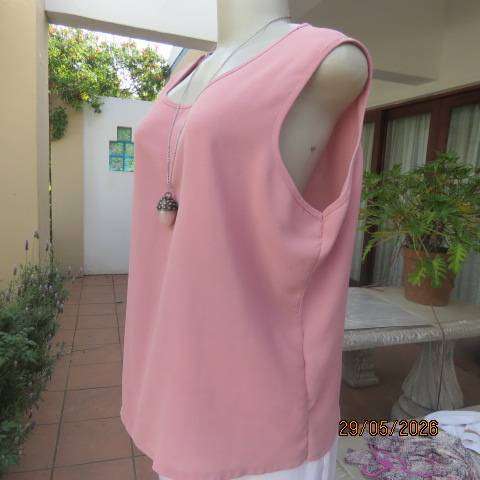 CHERRY 2-Piece Blouse Set with Cami and Opaque Button-Down Top in pink. Size 42