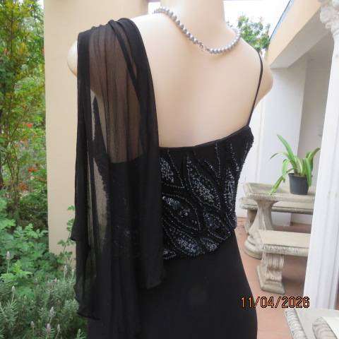 Li Shi Kai Ki black evening dress with luxury bead and sequin embellishment, size 36