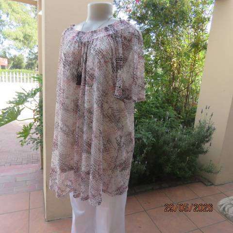 MILADYS two-layer top with wide elasticated neckline and raglan bell short sleeves, size 46-48