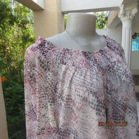 MILADYS two-layer top with wide elasticated neckline and raglan bell short sleeves, size 46-48