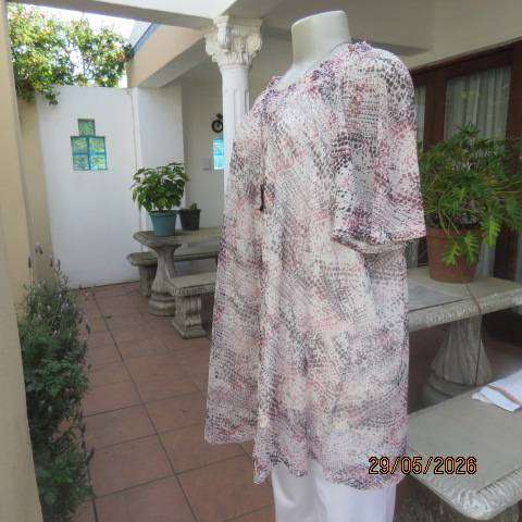 MILADYS two-layer top with wide elasticated neckline and raglan bell short sleeves, size 46-48