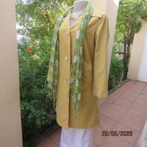 RIA tailored trench coat long sleeves fully lined with front pockets calf length size 34