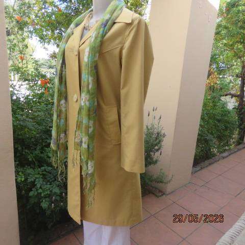 RIA tailored trench coat long sleeves fully lined with front pockets calf length size 34