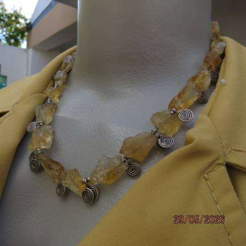 RIA tailored trench coat long sleeves fully lined with front pockets calf length size 34