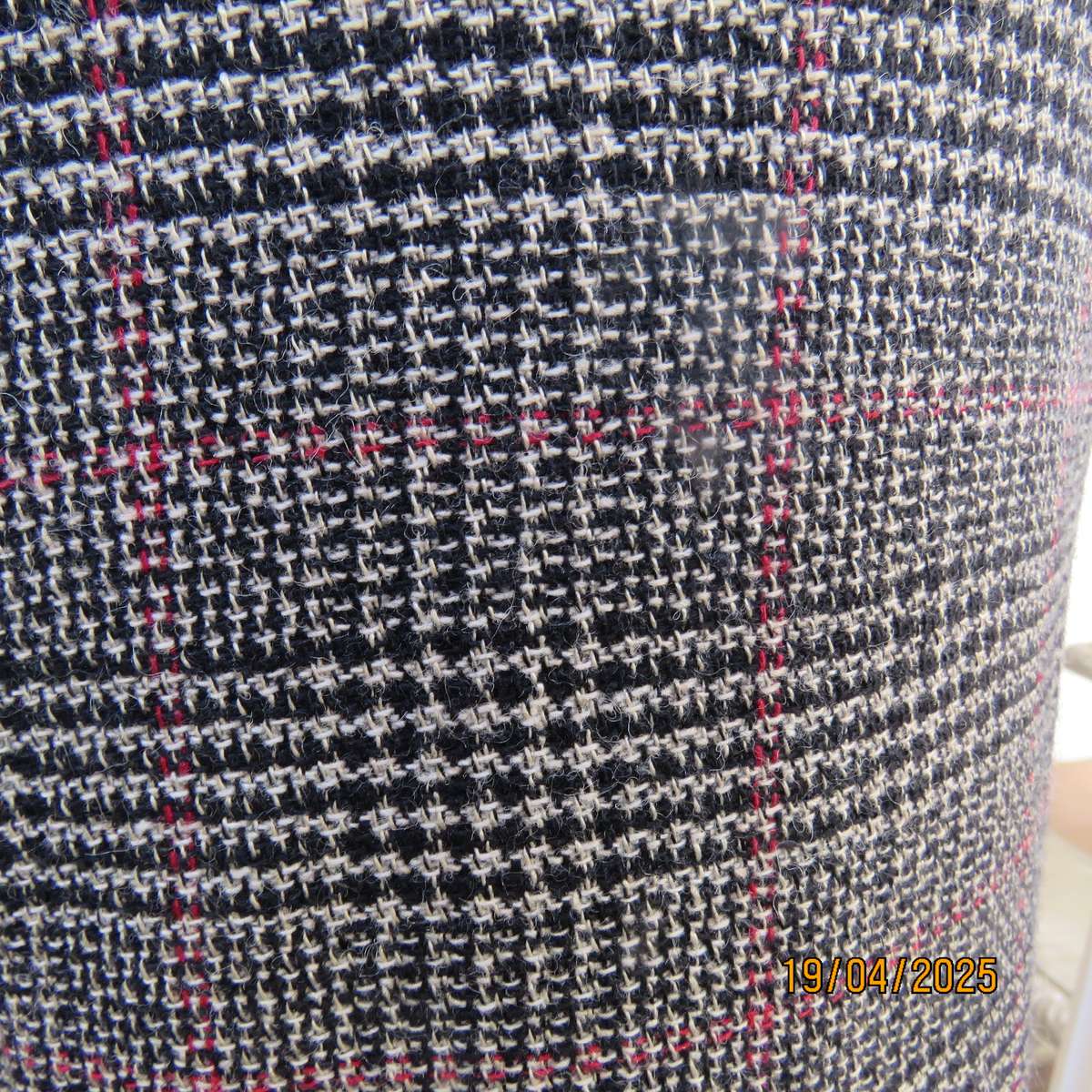 TRUWORTHS tartan check pencil skirt fully lined in woven fabric size 34.