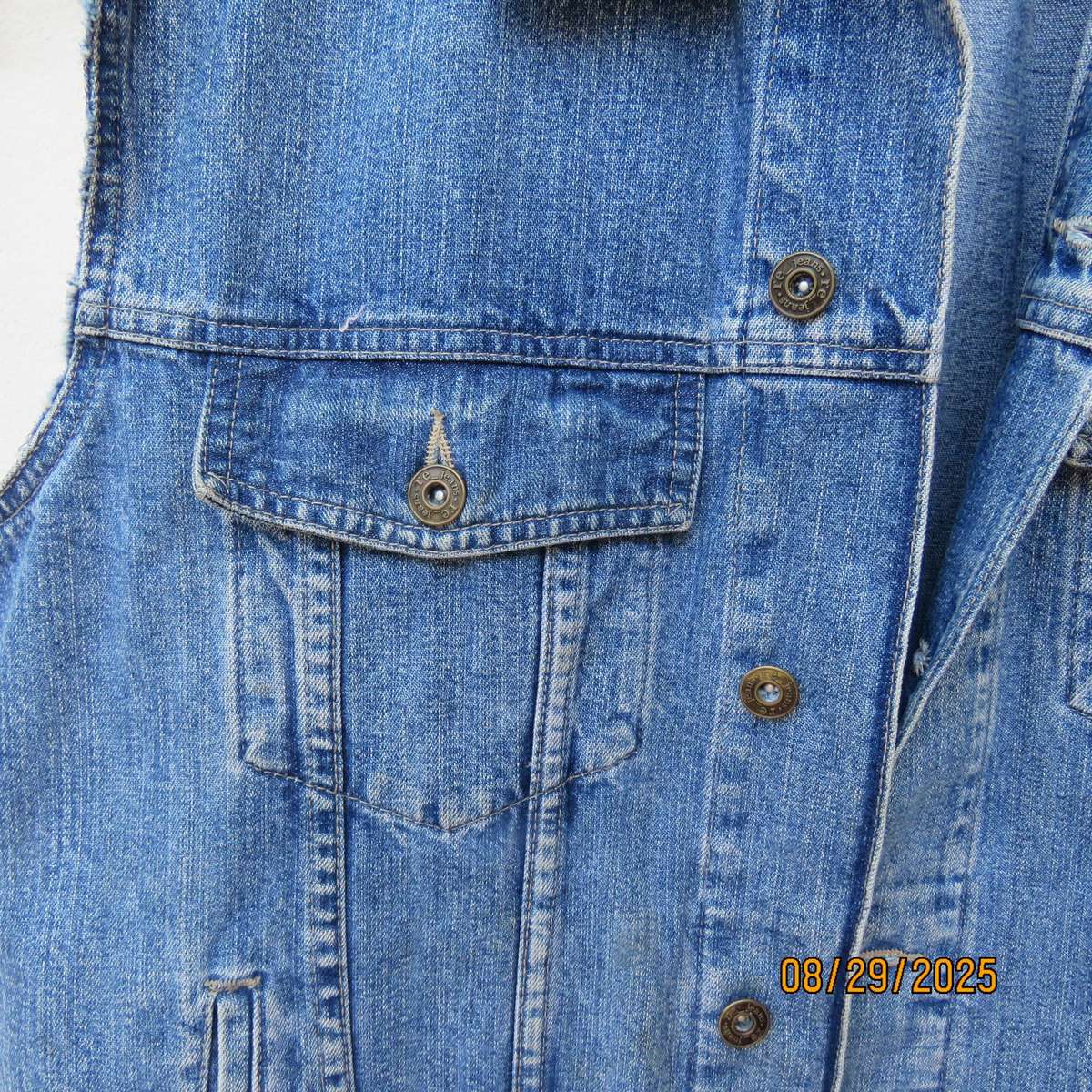 RE Jeans blue denim men's sleeveless jacket in pure cotton. Size Large.