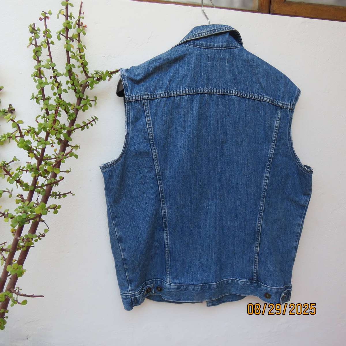 RE Jeans blue denim men's sleeveless jacket in pure cotton. Size Large.