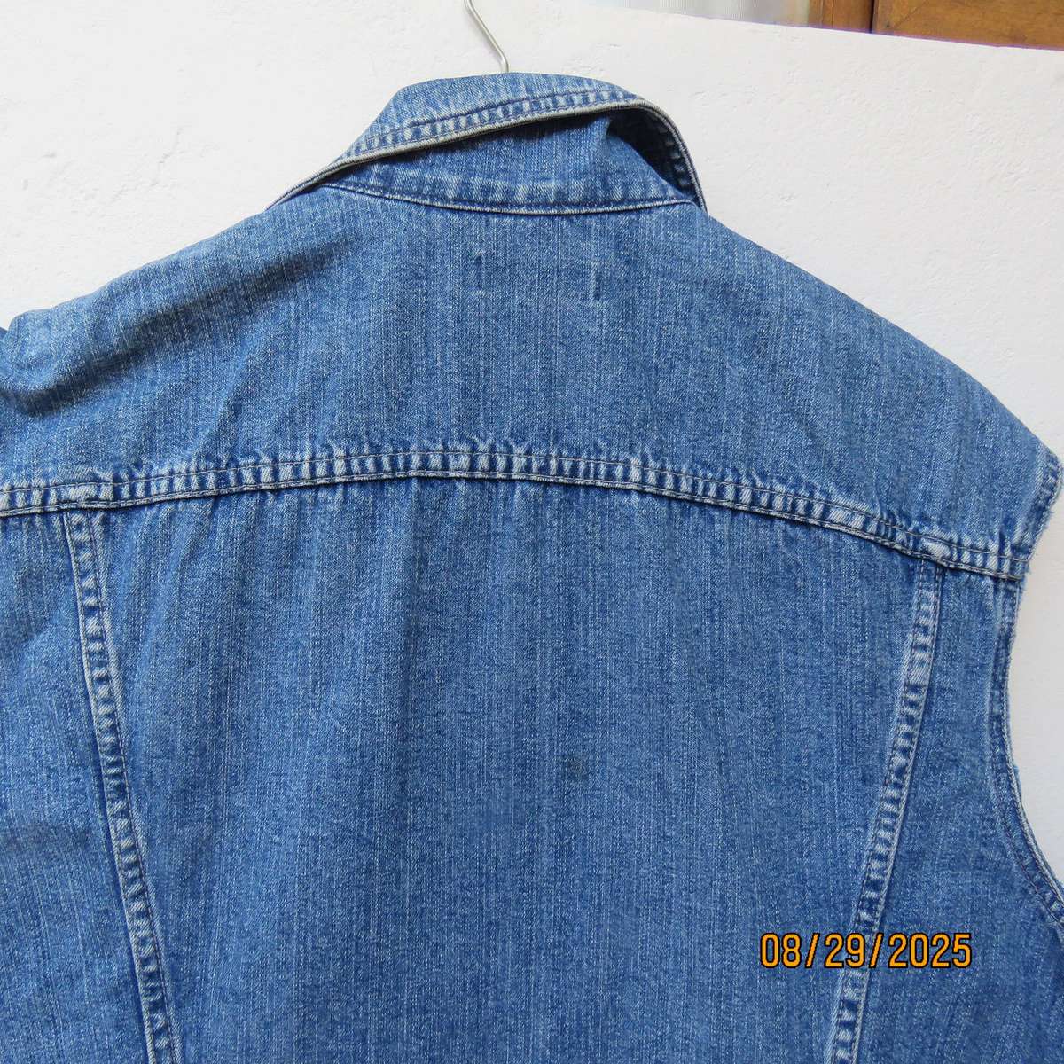 RE Jeans blue denim men's sleeveless jacket in pure cotton. Size Large.