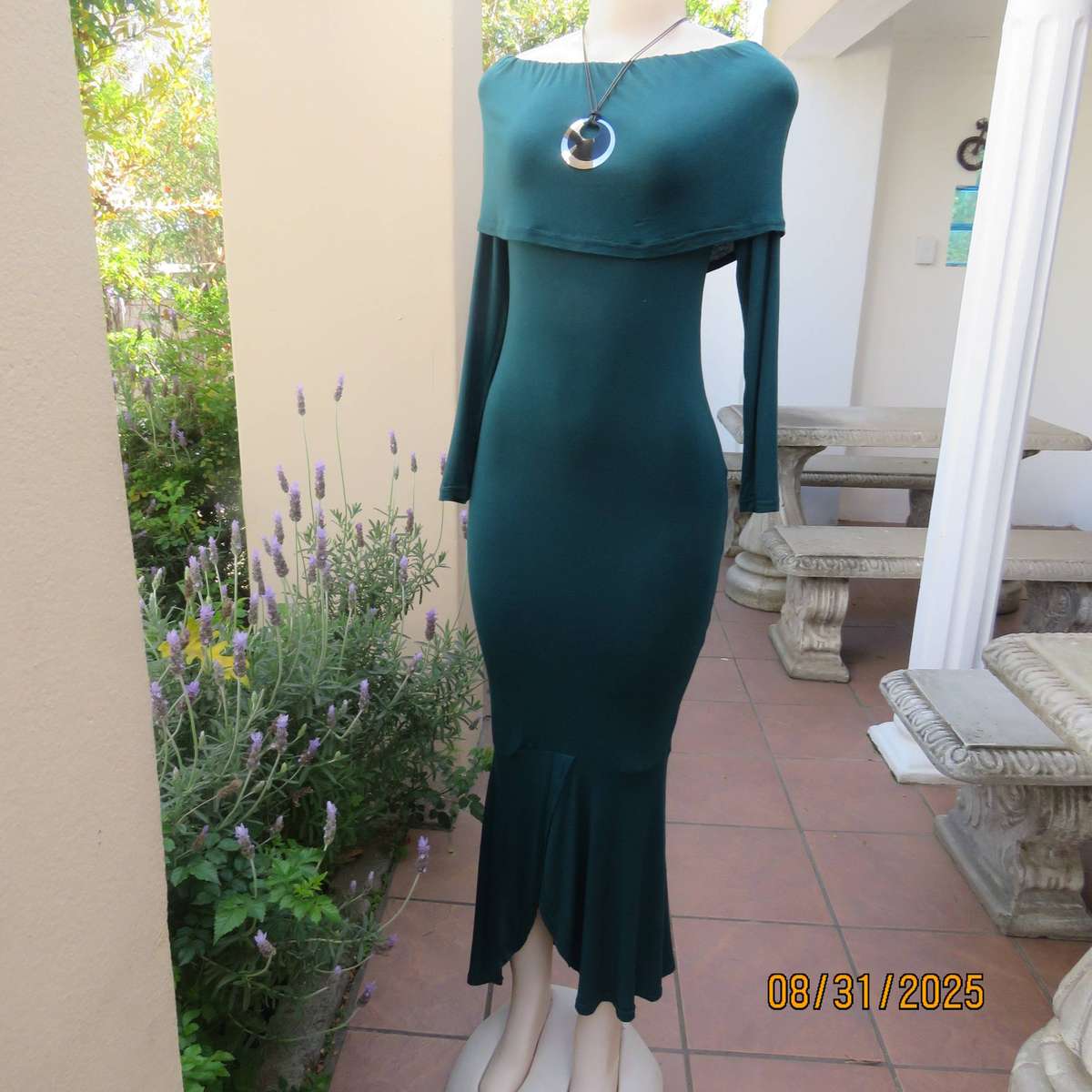 ZE Style mermaid dress in poly-viscose stretch castleton green fabric. Bodycon. Size 32