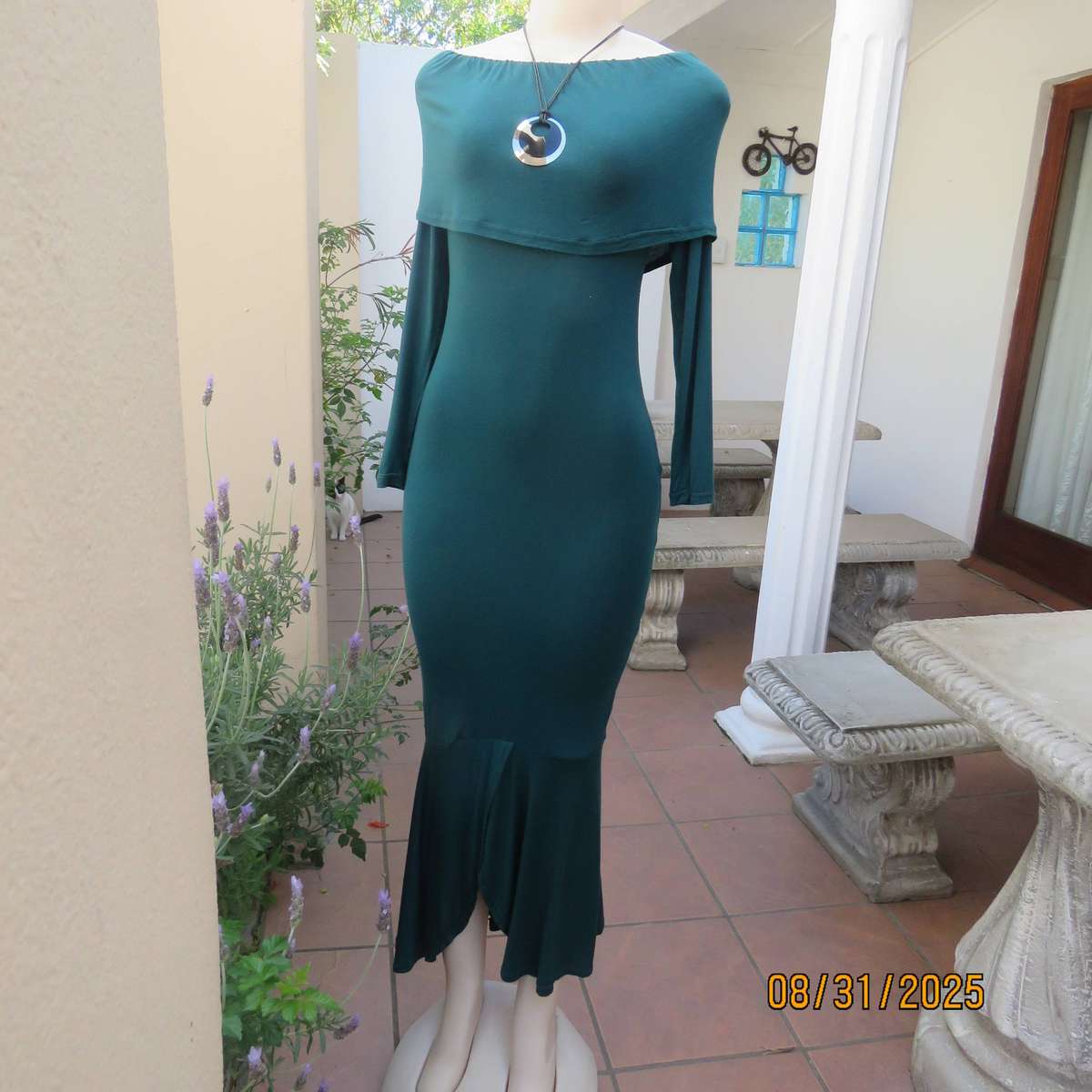 ZE Style mermaid dress in poly-viscose stretch castleton green fabric. Bodycon. Size 32