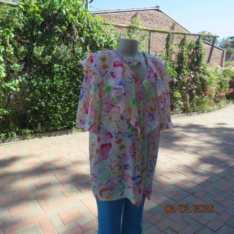 FOSHINI feminine colourful white-red-blue-orange-green polyester top. Pleated short sleeves. Size 42