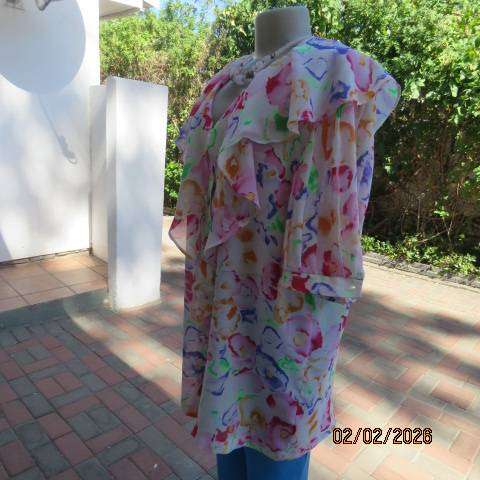 FOSHINI feminine colourful white-red-blue-orange-green polyester top. Pleated short sleeves. Size 42