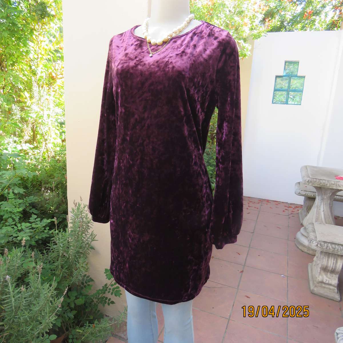 FOSHINI luxury plum colour velvet long stretch fabric top. Size 34-36.
