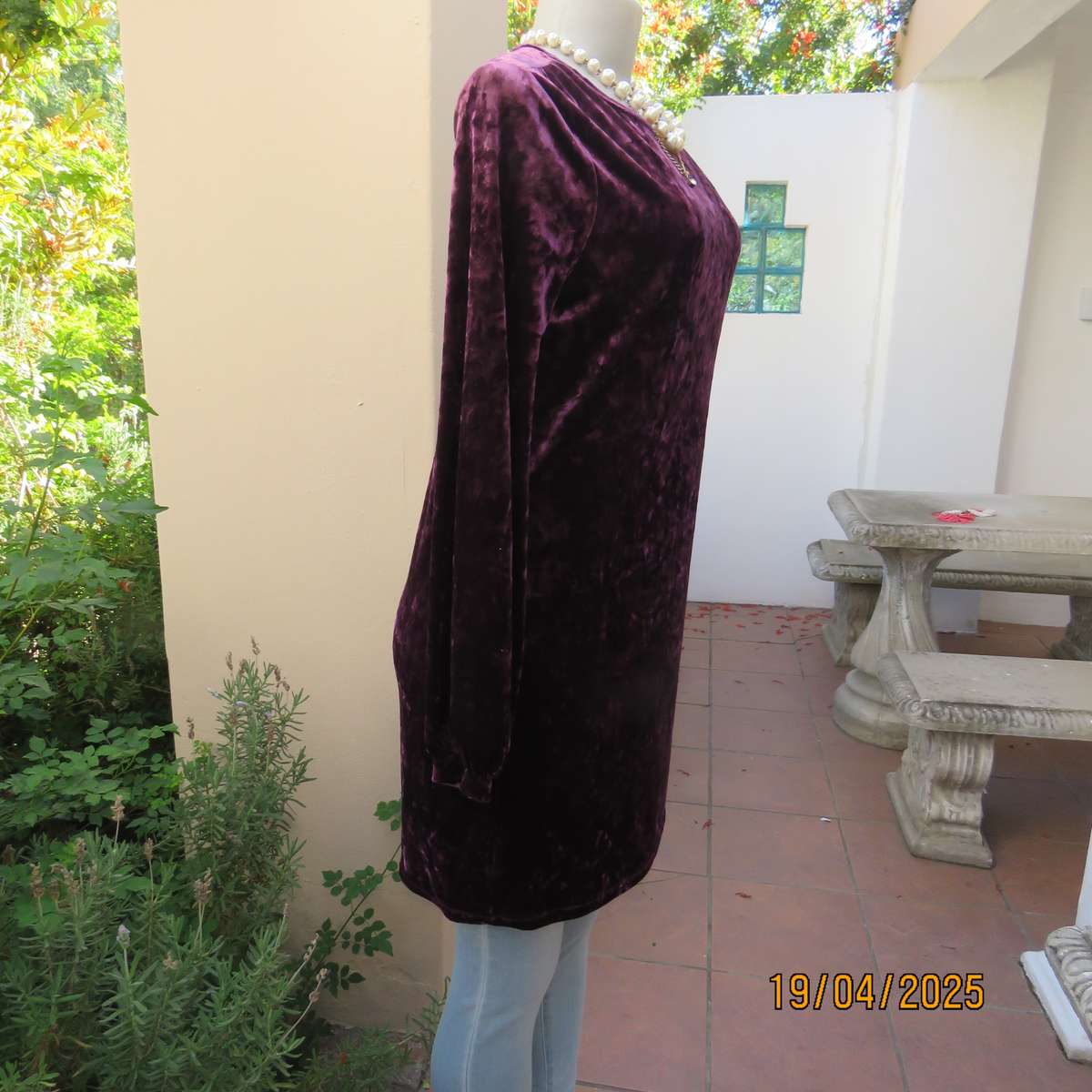 FOSHINI luxury plum colour velvet long stretch fabric top. Size 34-36.