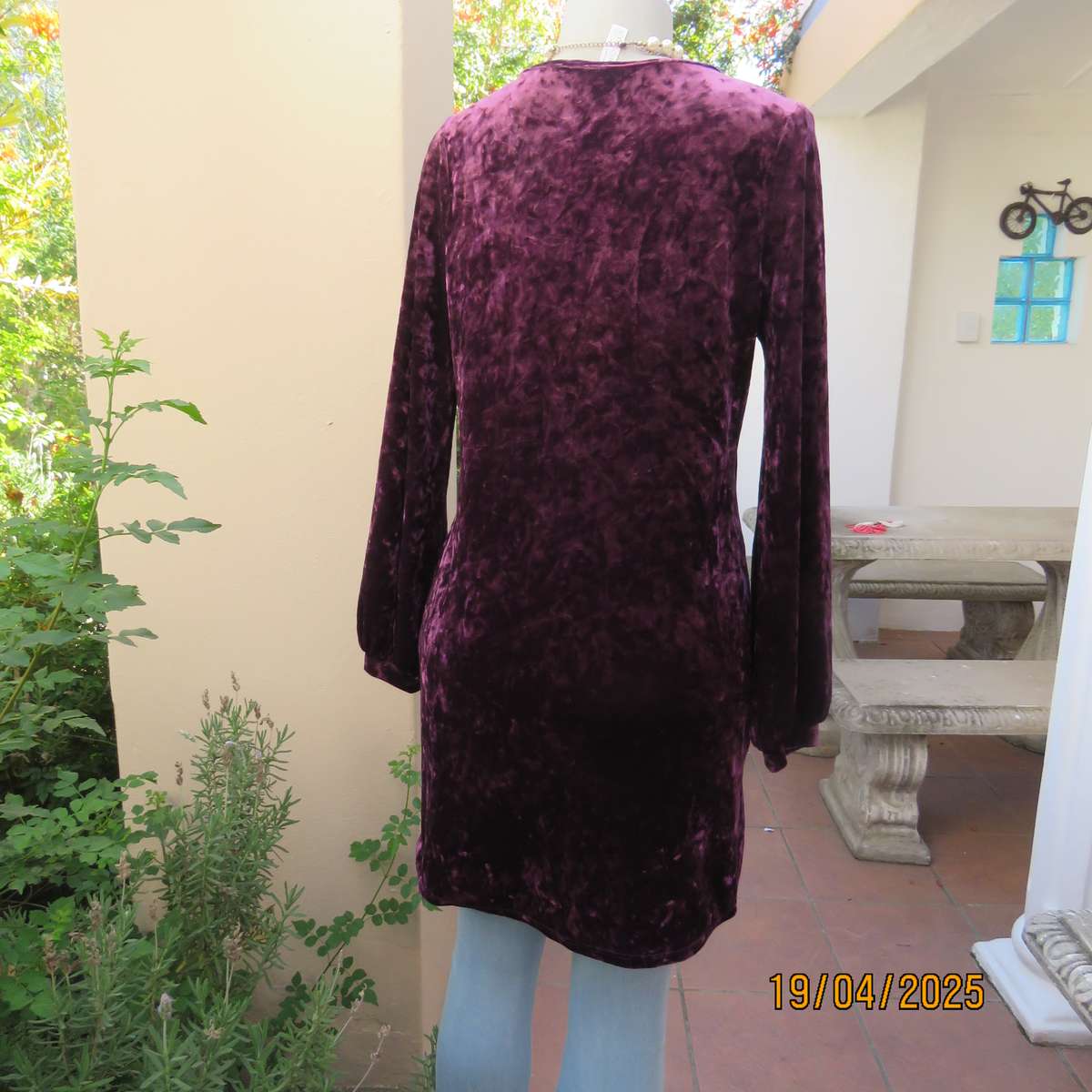 FOSHINI luxury plum colour velvet long stretch fabric top. Size 34-36.