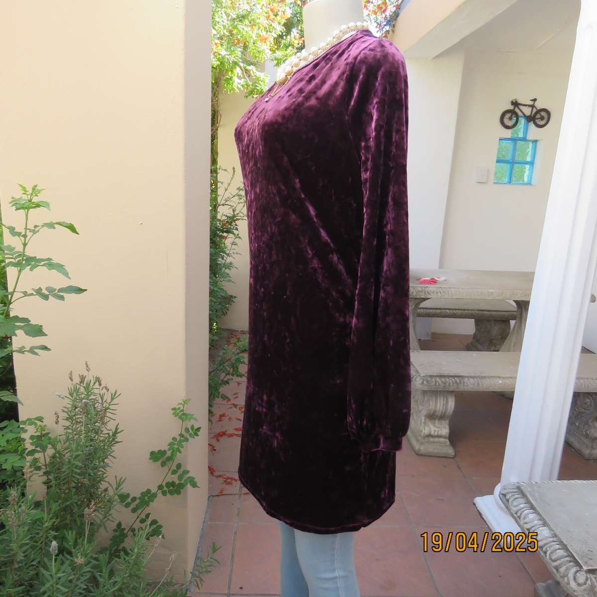 FOSHINI luxury plum colour velvet long stretch fabric top. Size 34-36.