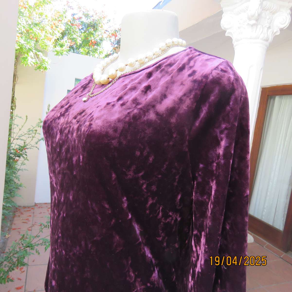 FOSHINI luxury plum colour velvet long stretch fabric top. Size 34-36.