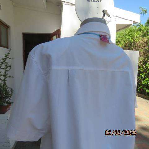 ST MARK'S white 100% cotton short sleeve shirt with square appliques - embroidery on front. Size 40