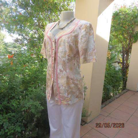 RIVIERA brocade button-down tailored top in soft peach and beige print. size 36