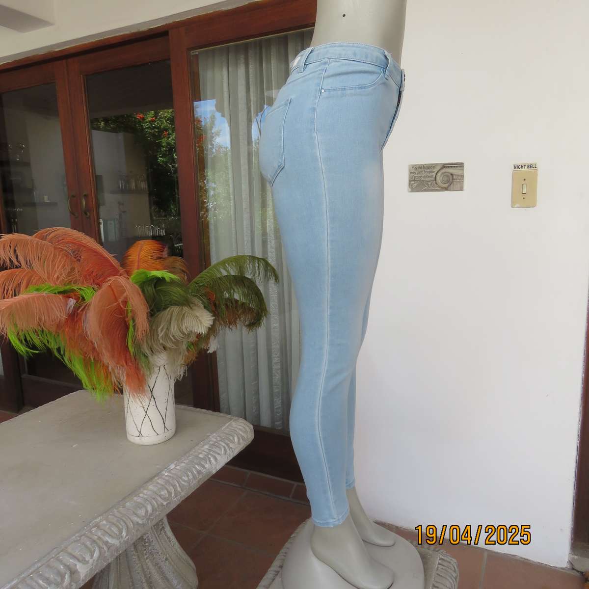 1996DNM light blue skinny stretch jean jeggings size 34. Back pockets.