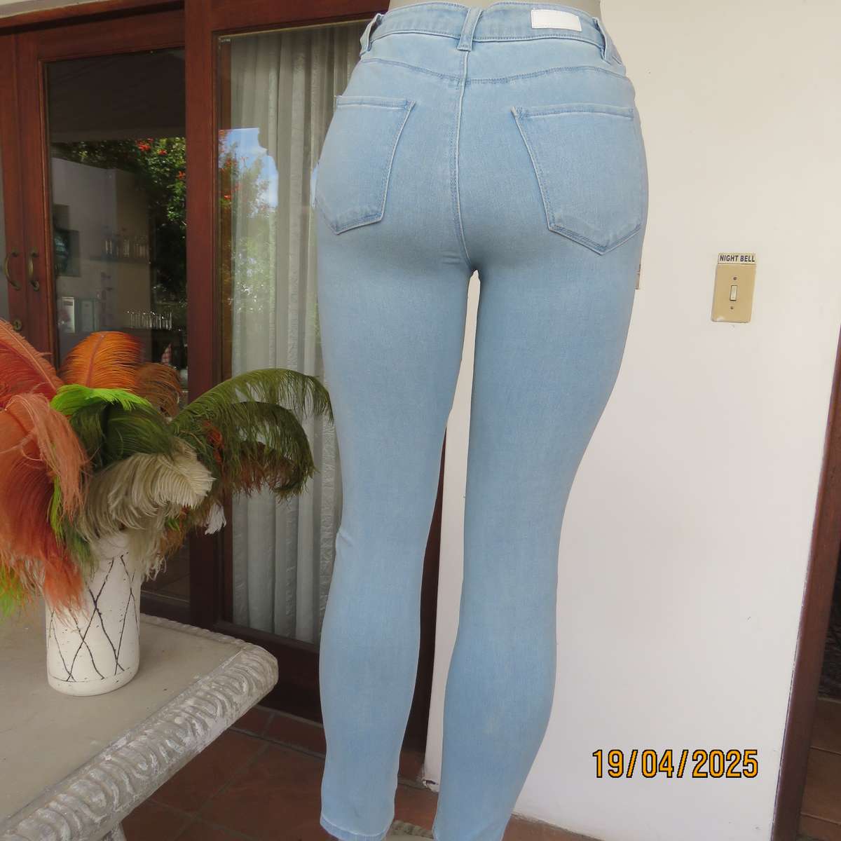 1996DNM light blue skinny stretch jean jeggings size 34. Back pockets.