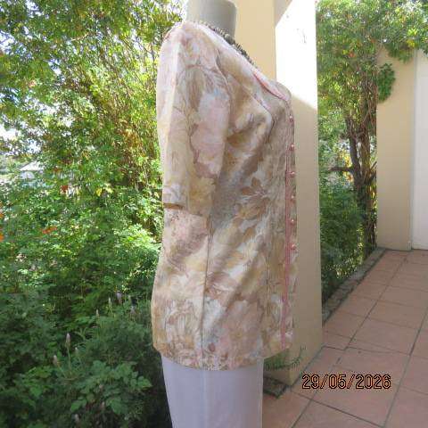 RIVIERA brocade button-down tailored top in soft peach and beige print. size 36