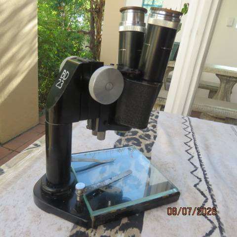 Ernst Leitz stereomicroscope from Welzlar Germany serial no 473759 (1930-1960)