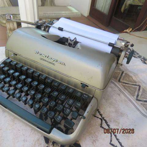 REMINGTON quiet-riter portable typewriter 1950s grey only need ribbon