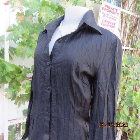 IN Clothing black crinkled silky polyester tailored long sleeve top in size 36.