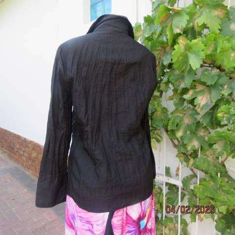 IN Clothing black crinkled silky polyester tailored long sleeve top in size 36.