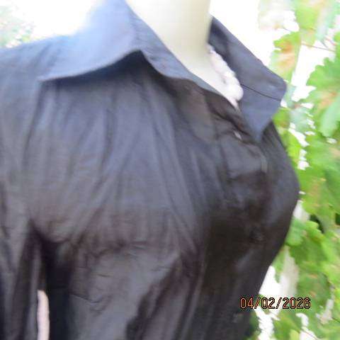 IN Clothing black crinkled silky polyester tailored long sleeve top in size 36.