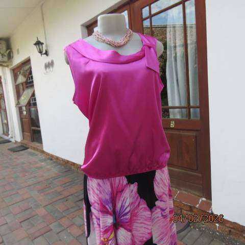 MASSUMI magenta pink silky stretch satin polyester sleeveless blouson top size 36-38