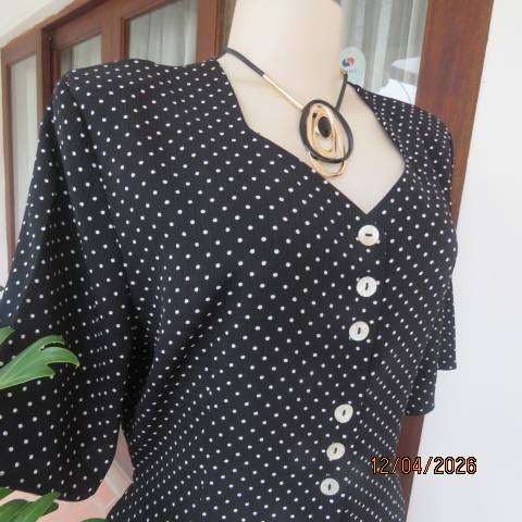WILD OATS black and white polka dot tailored top with V neck and button front, size 36