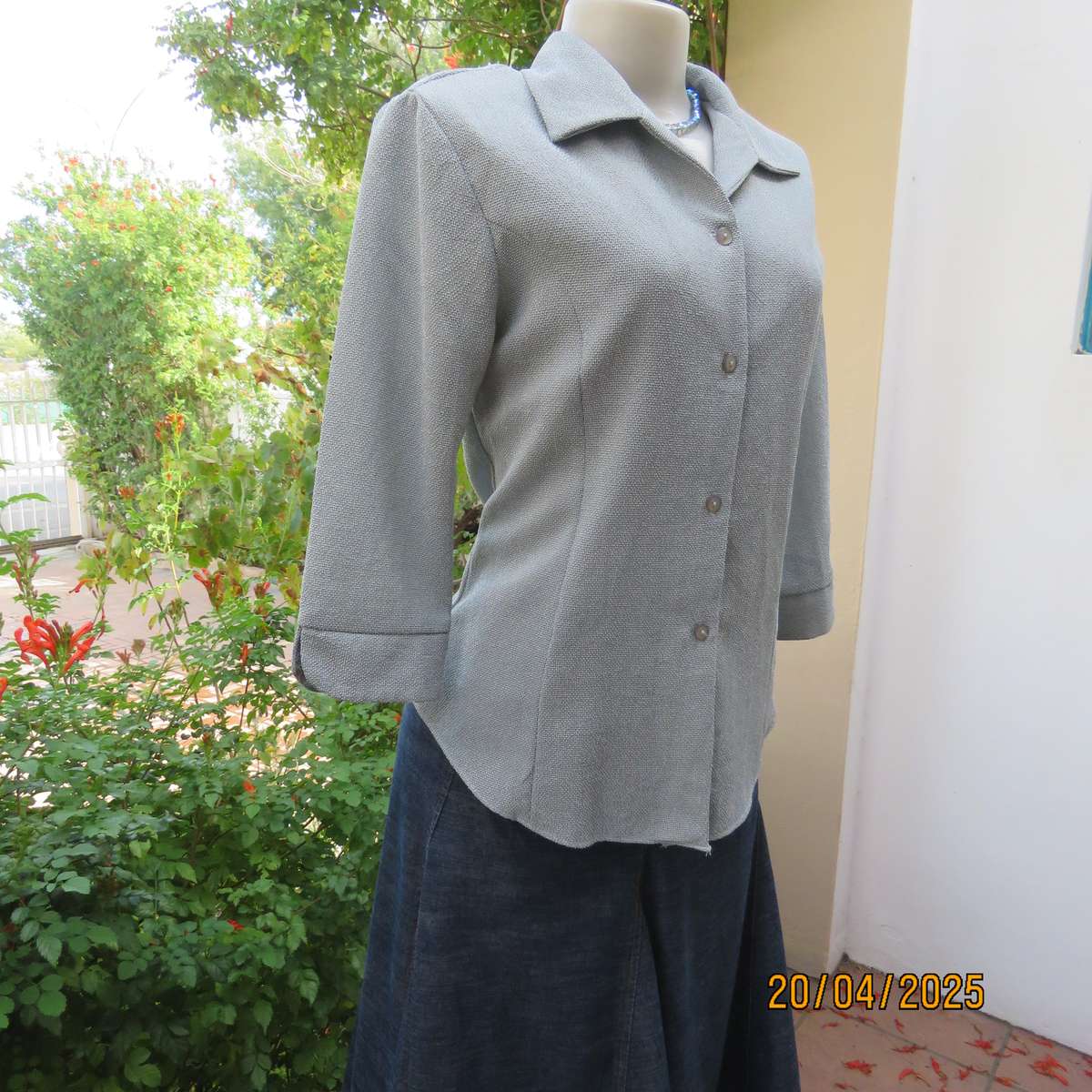 AREZZO tailored metallic grey button down textured polyester top. Size 36