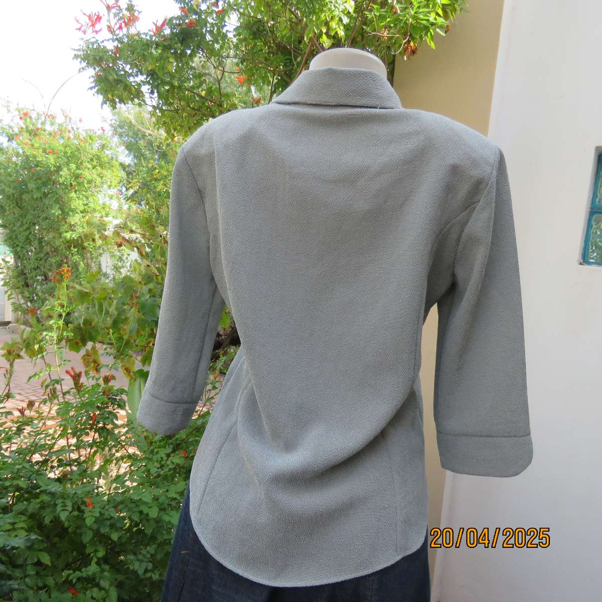 AREZZO tailored metallic grey button down textured polyester top. Size 36