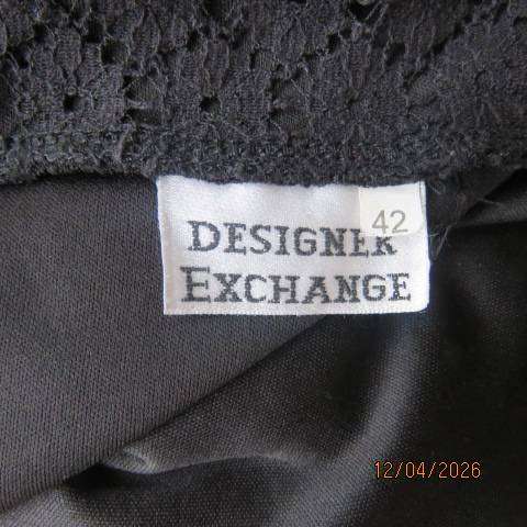 Designer Exchange black polycotton lace pencil skirt with lining, size 42-44