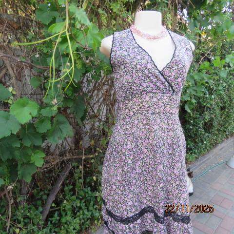 JESSICA cool fine cotton black-green-pink tiered dress with fold over bust. Size 34