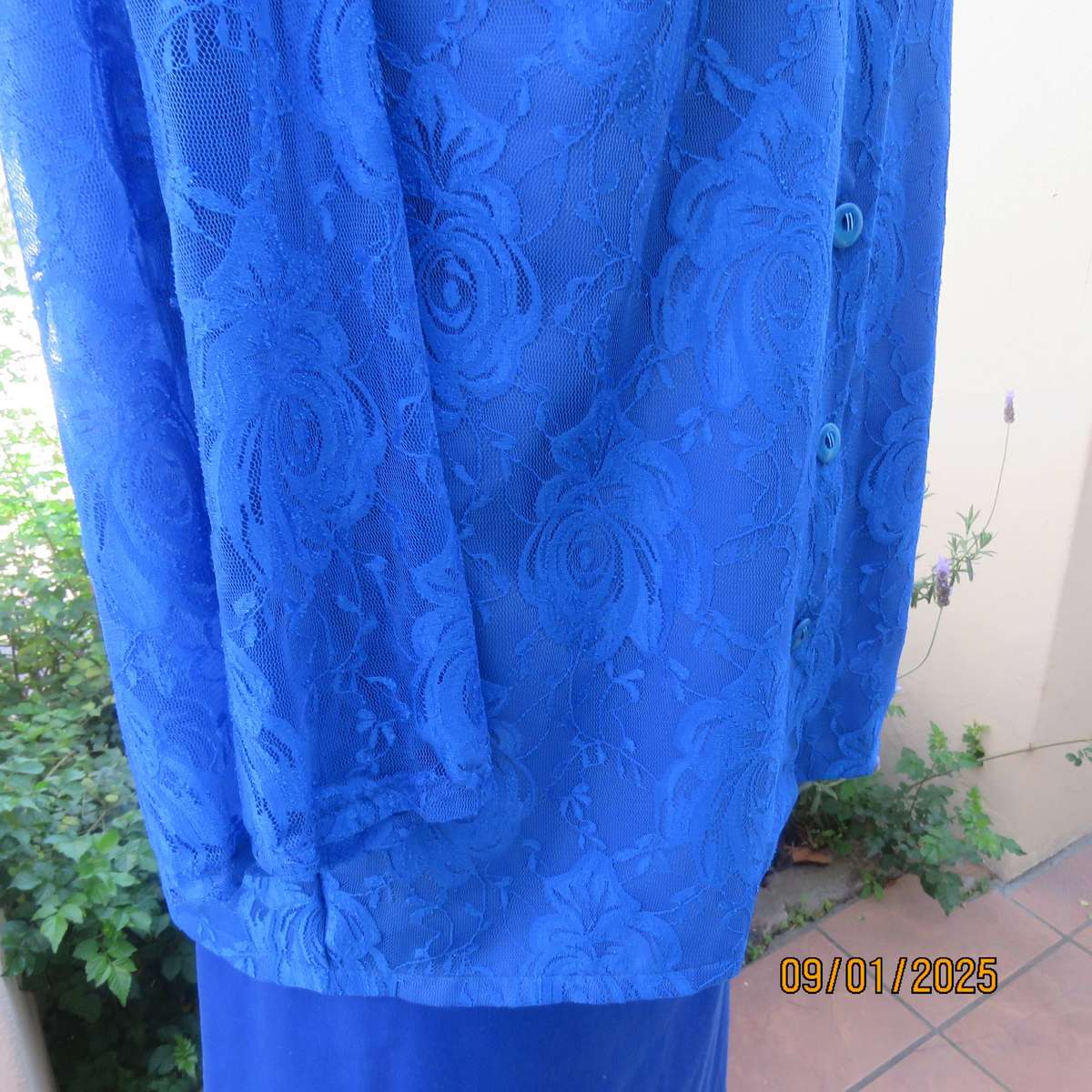 Cobalt blue boutique made acrylic lace lined long sleeve jacket Size large 40