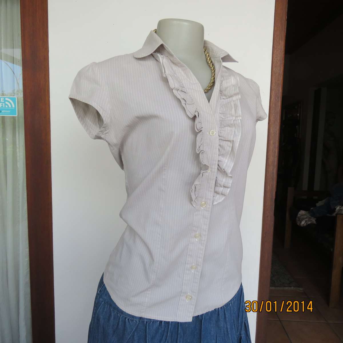 KELSO tailored cotton capped sleeve top. Ecru-white vertical striped.Size 33.With front frill.As new