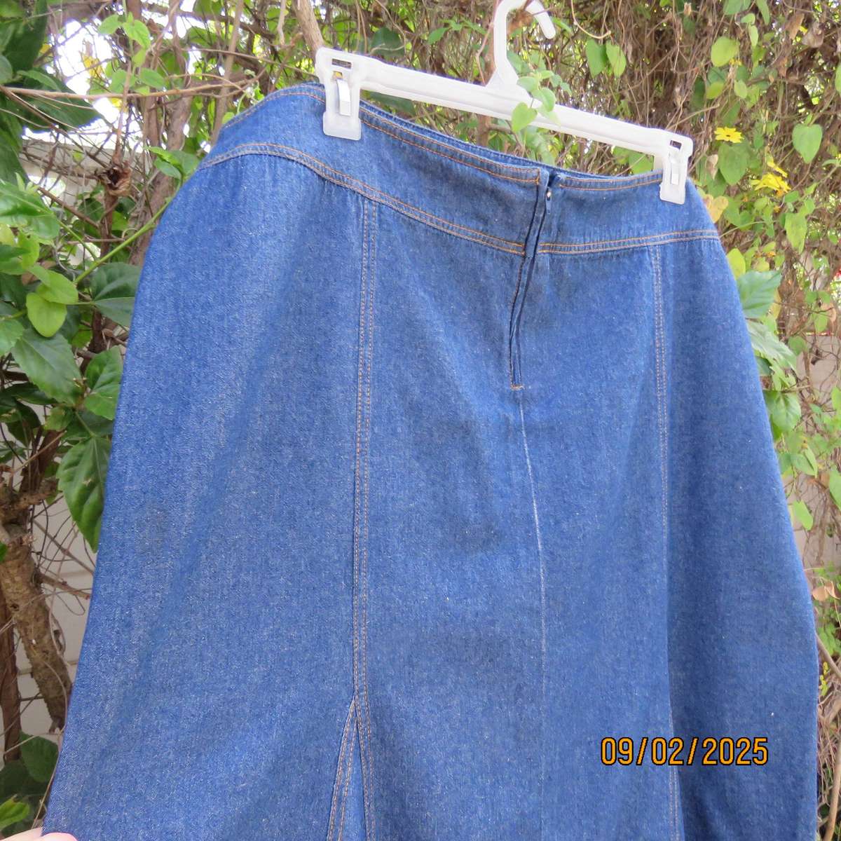 Blue denim gored jean paneled cotton skirt size 46.