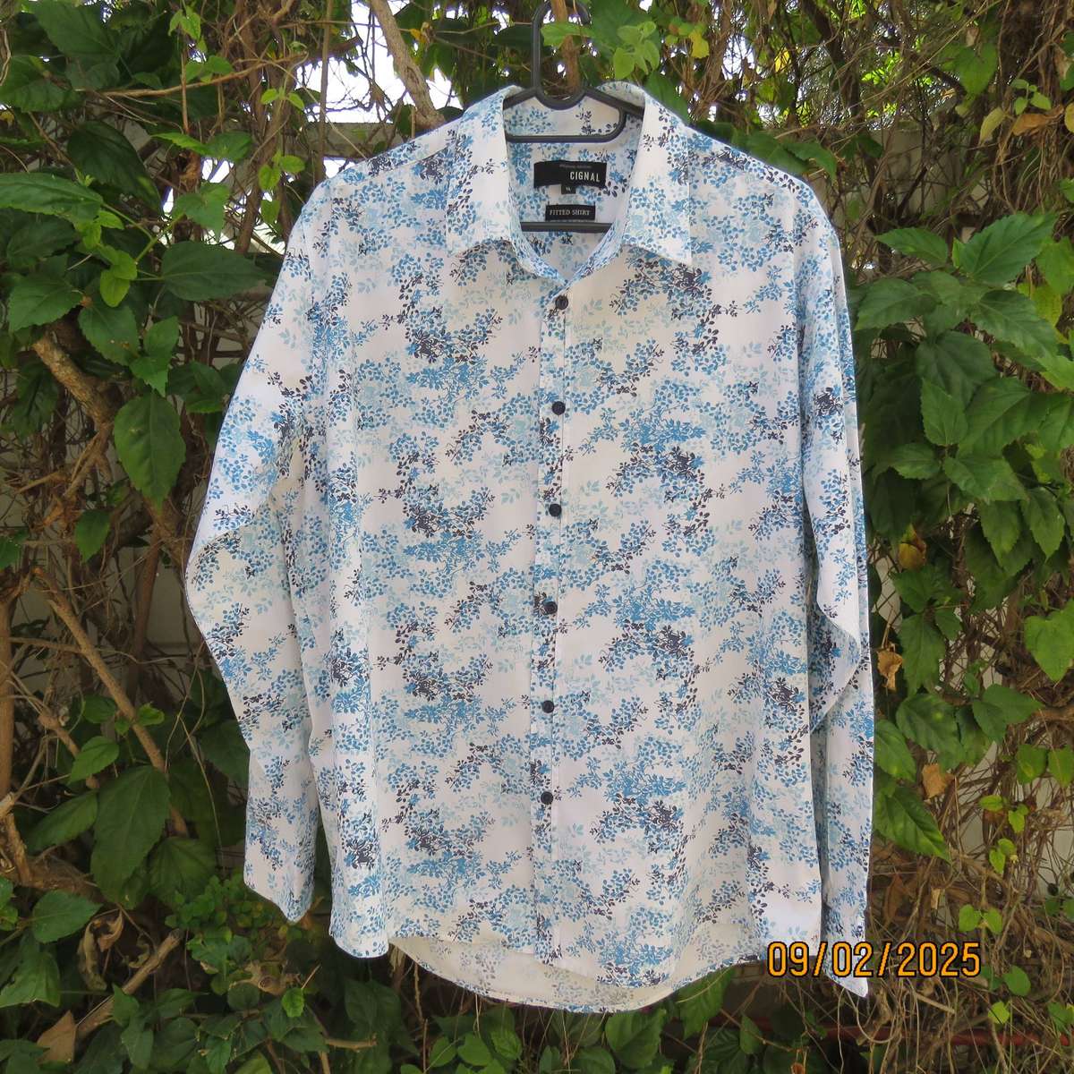 CIGNAL men's blue-white printed fitted size XL long sleeve shirt. chest 118cm