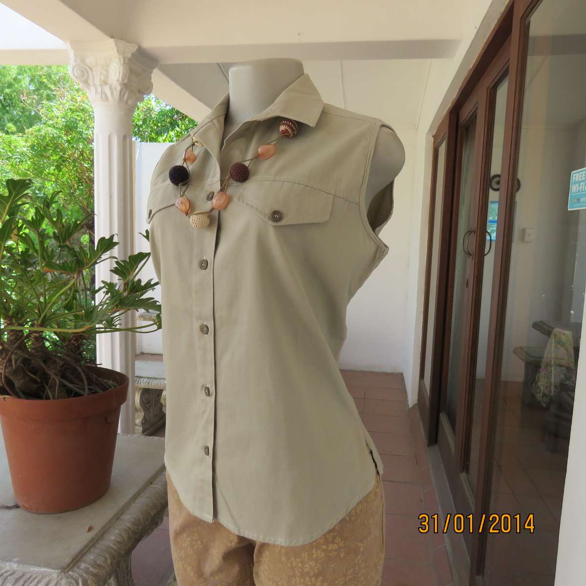 Cool ecru colour sleeveless 100% cotton open neck collar top.By SUPPLY Co. Size 36. As new condition