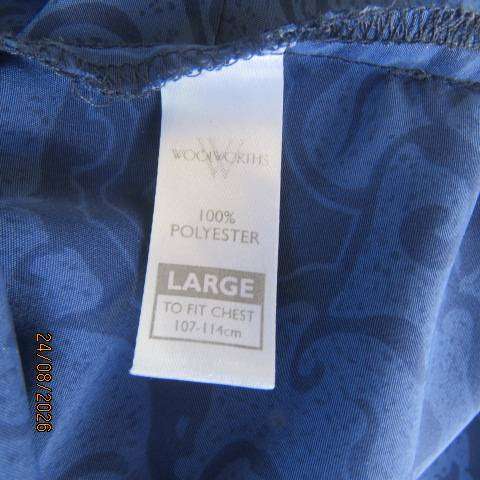 WOOLWORTHS men's short sleeve blue printed polyester casual shirt with side slits size large