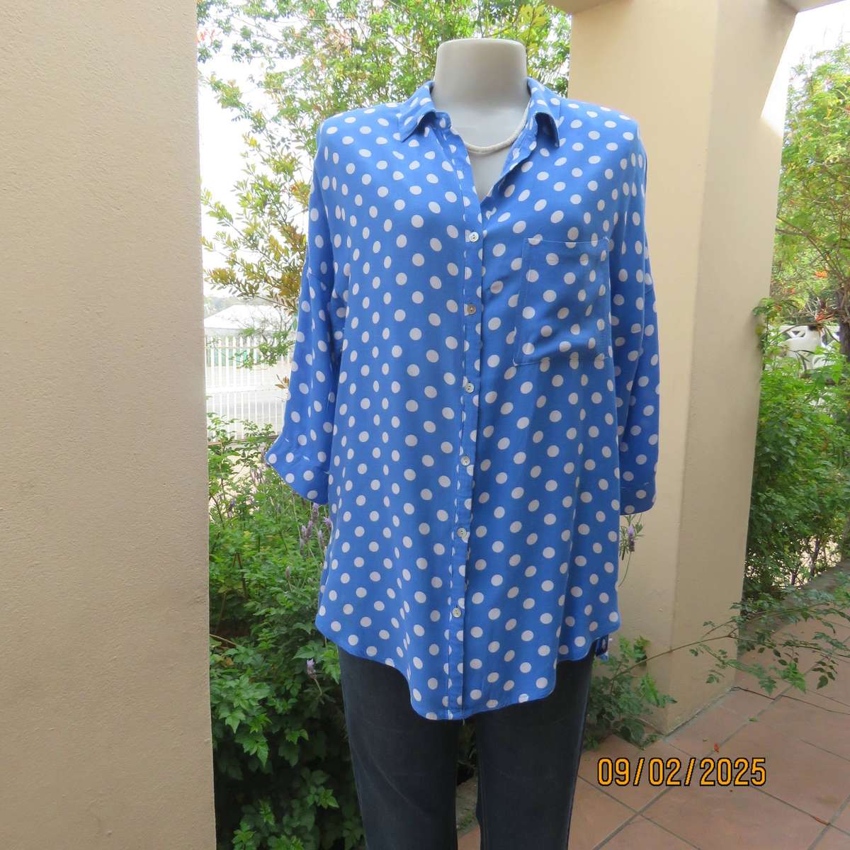 Cornflower blue with white polkadot button down top size 40