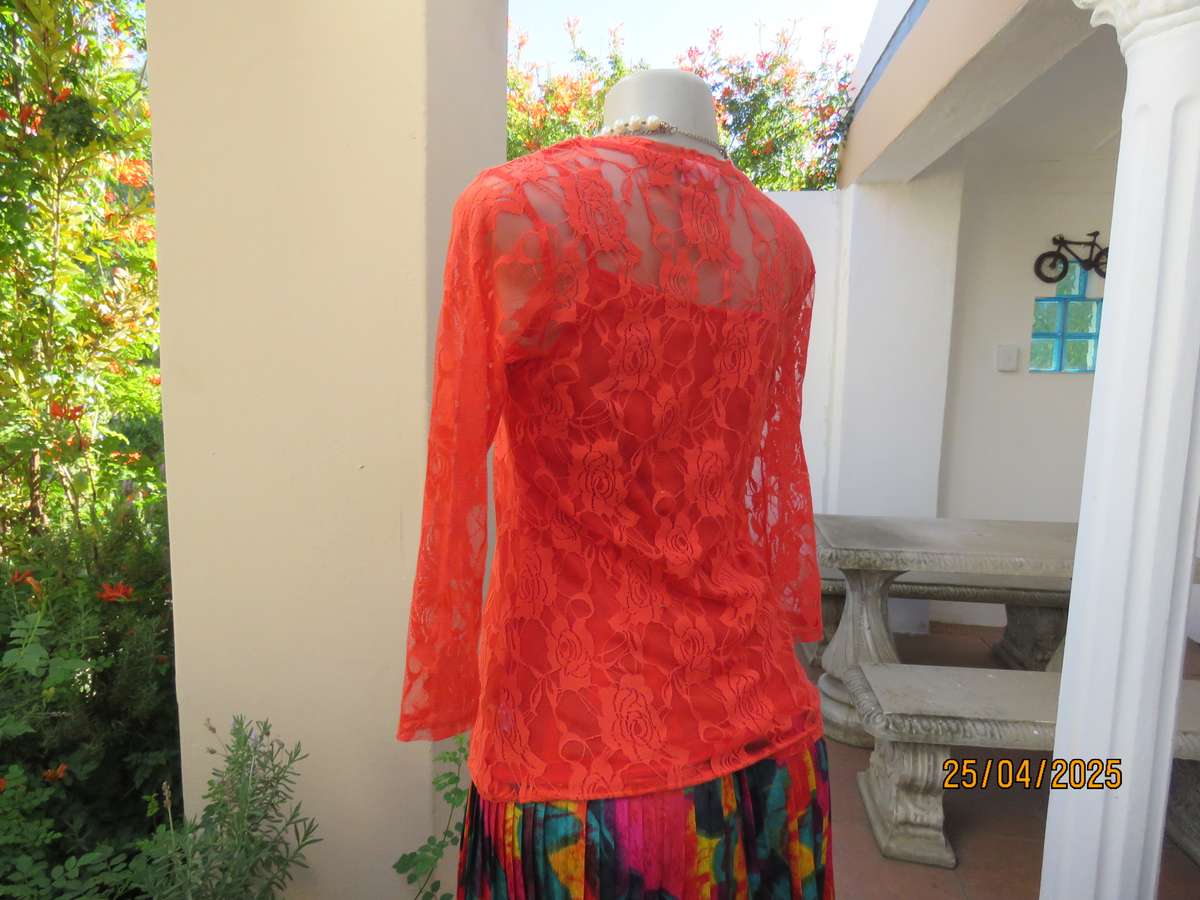 RASPBERRY red stretch polyester floral lace long sleeve top size 34. Cami included.